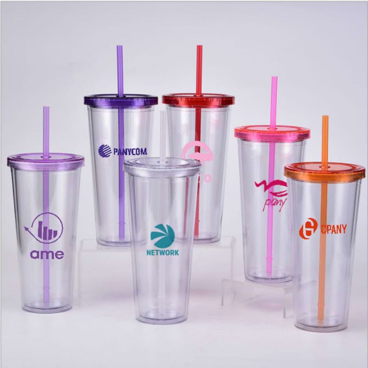 Picture of 24oz Plastic Cups with Lids & Straws