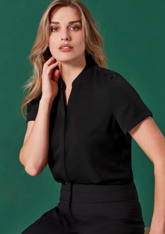 Picture of Womens Renew 7/8 Mid-Waist Slim Leg Pant