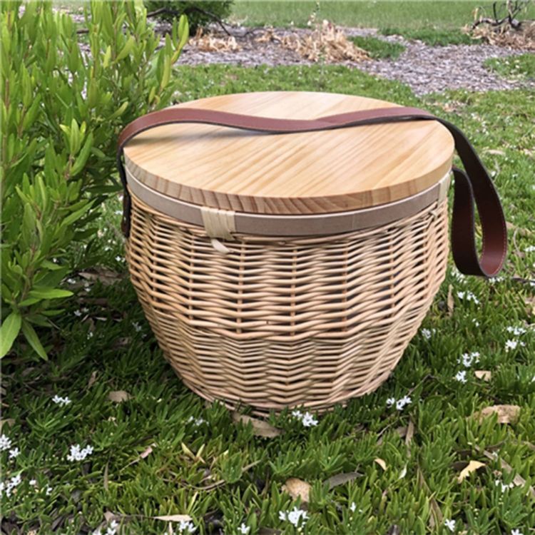 Picture of Scotch Wicker Picnic Cooler Basket Round