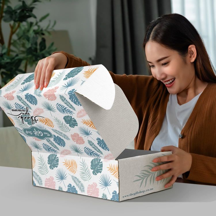 Picture of Die Cut Box with Locking Lid - 502x295x150mm