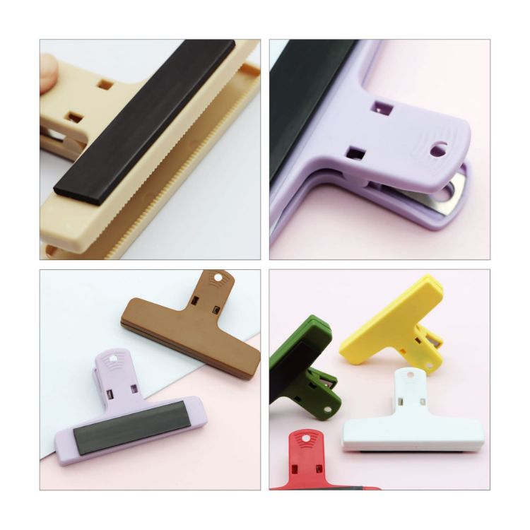 Picture of Plastic Magnetic Clips