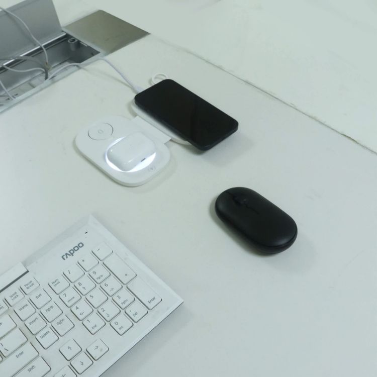 Picture of 3-In-1 Wireless  Travel Charger