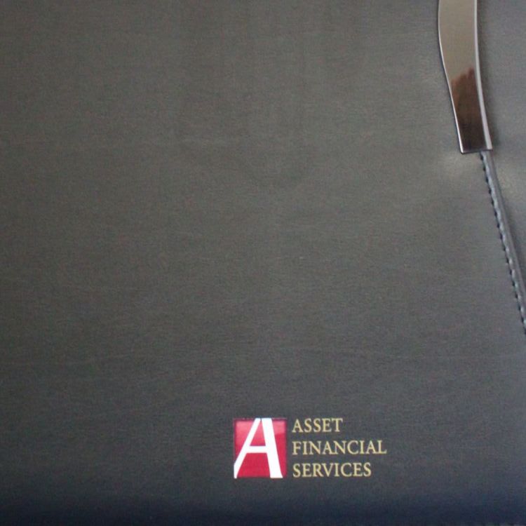 Picture of The Metropolitan Imitation Leather A4 Zippered Compendium