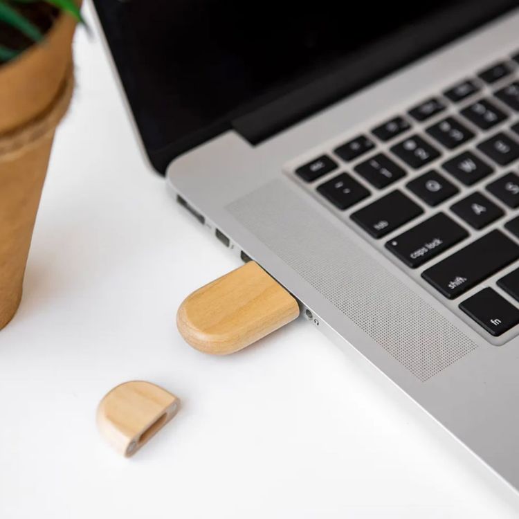 Picture of Okoolar Bamboo USB 16GB