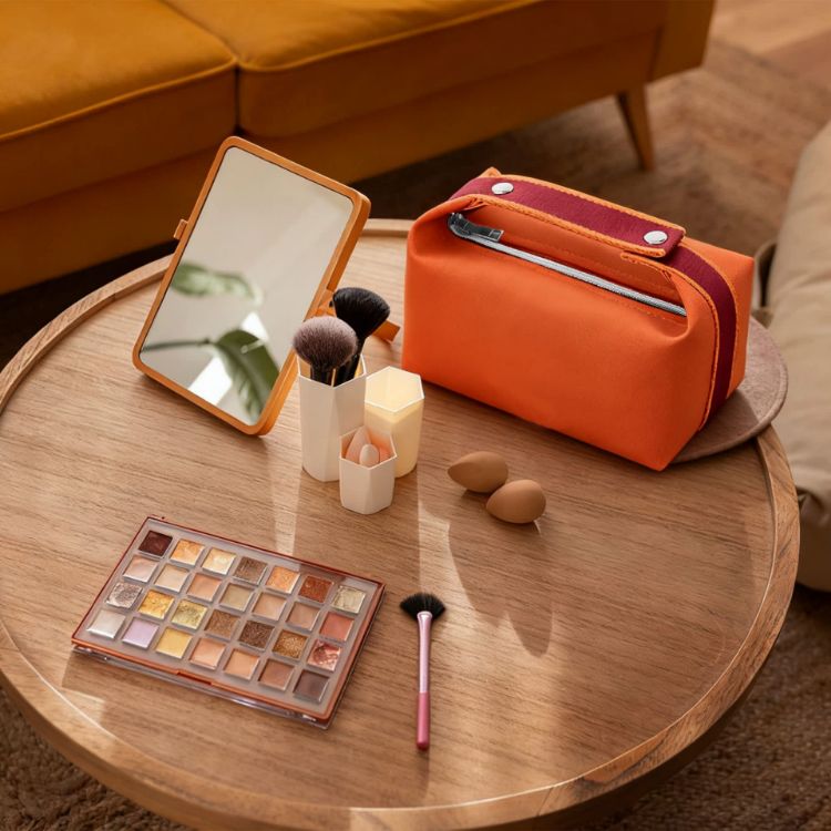 Picture of Portable Canvas Cosmetic Bag