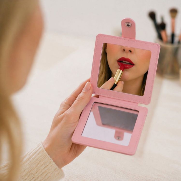 Picture of Suqare Folding Pocket Mirror