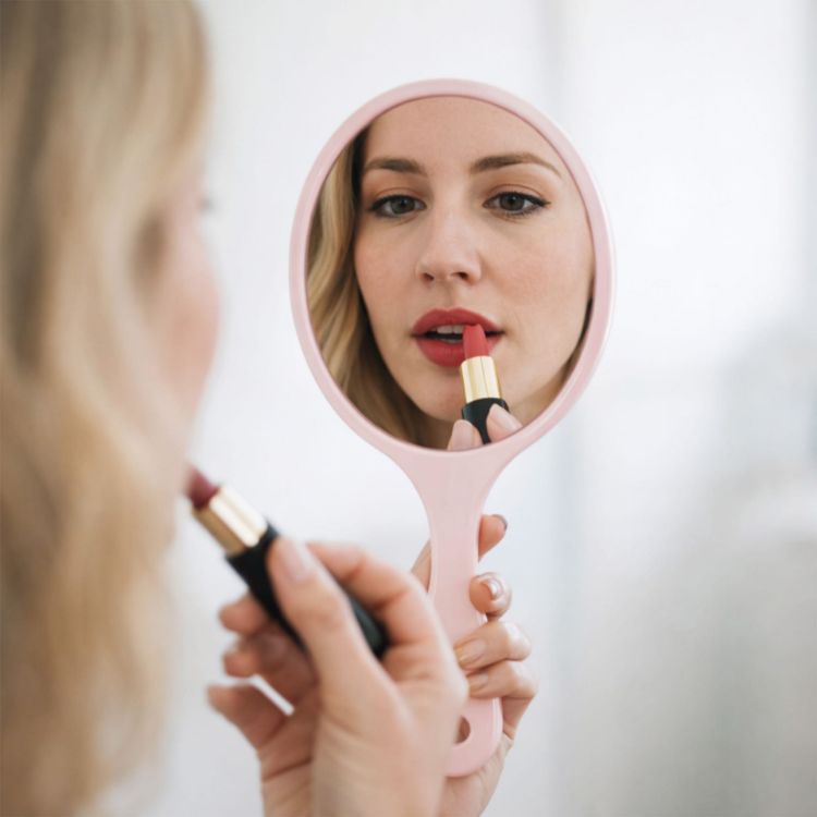 Picture of Chic Princess-Style Handheld Makeup Mirror