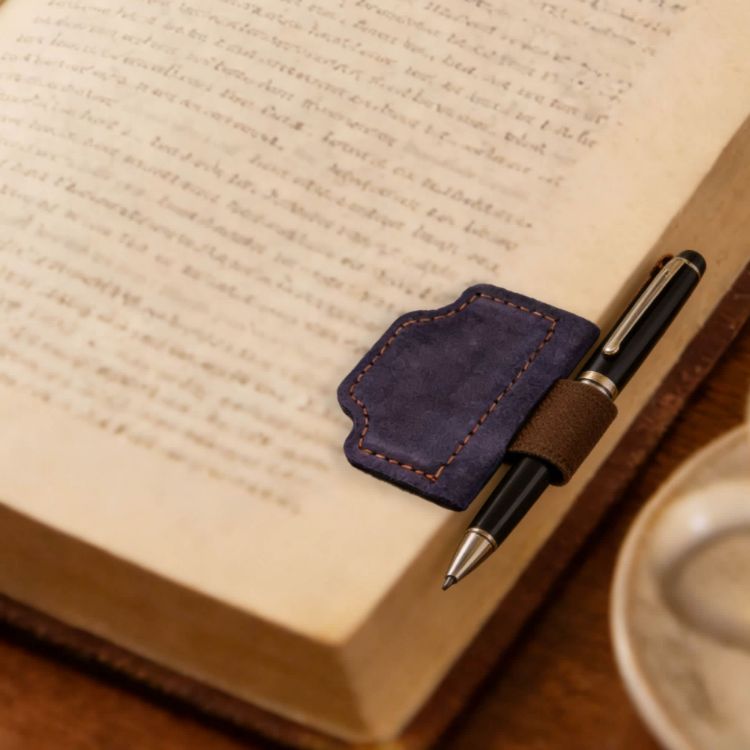 Picture of Magnetic Bookmark with Pen Clip