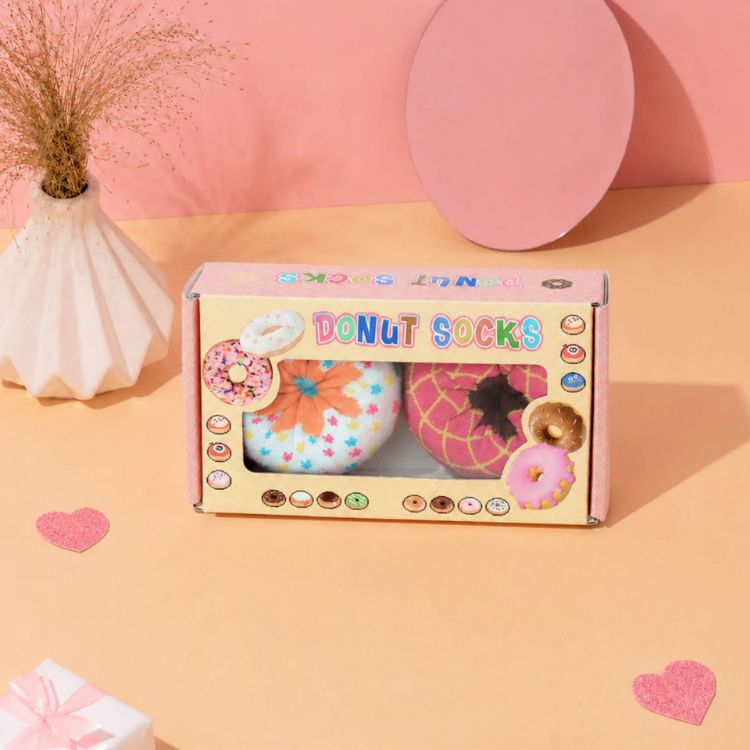 Picture of Medium Custom Gift Box with Rectangular Window