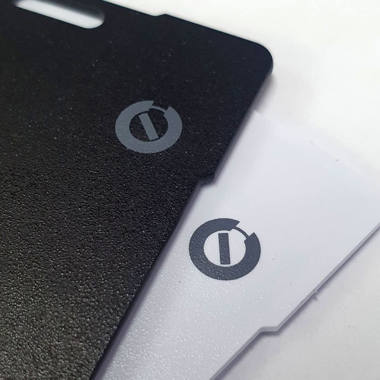 Picture of Carbon Bluetooth Tracker