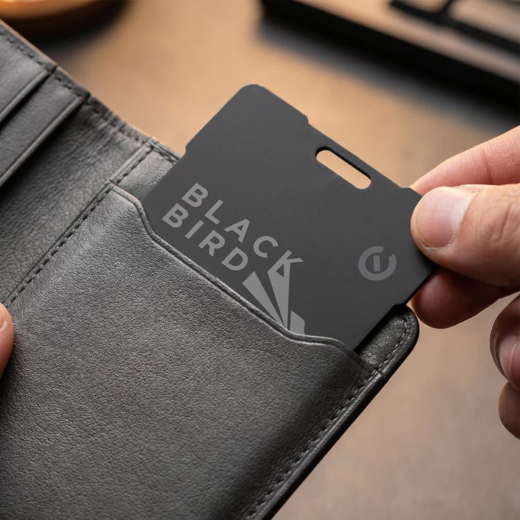 Picture of Carbon Bluetooth Tracker