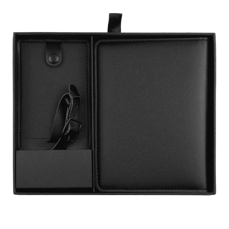 Picture of Pineapple Leather Travel Gift Set