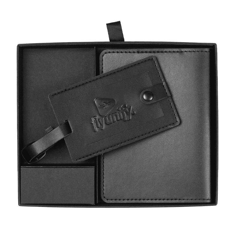 Picture of Pineapple Leather Travel Gift Set
