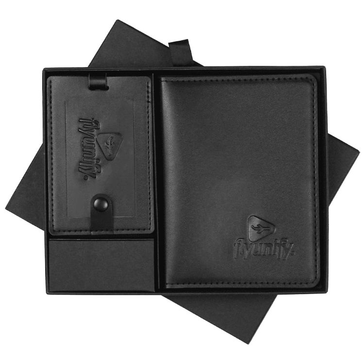 Picture of Pineapple Leather Travel Gift Set