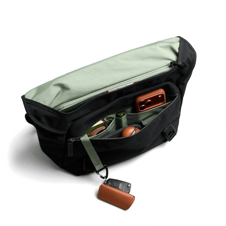 Picture of Bellroy Classic Messenger 13L