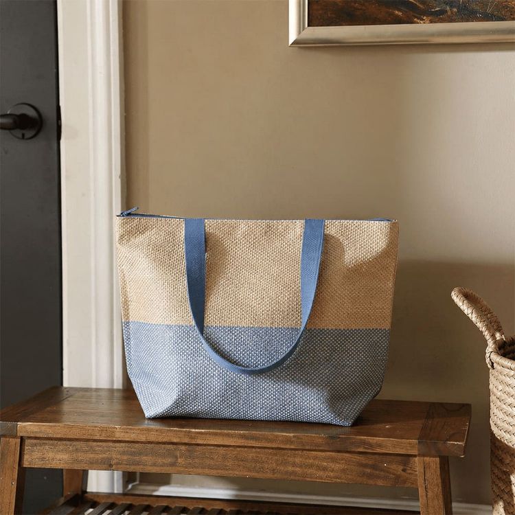 Picture of Paper Straw Large Zipped Tote - 21L