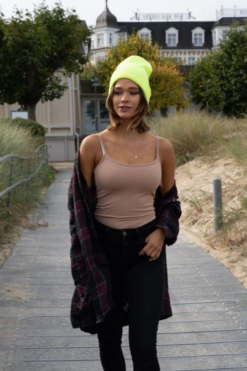 Picture of Luminescent Safety Acrylic Beanie - Toque