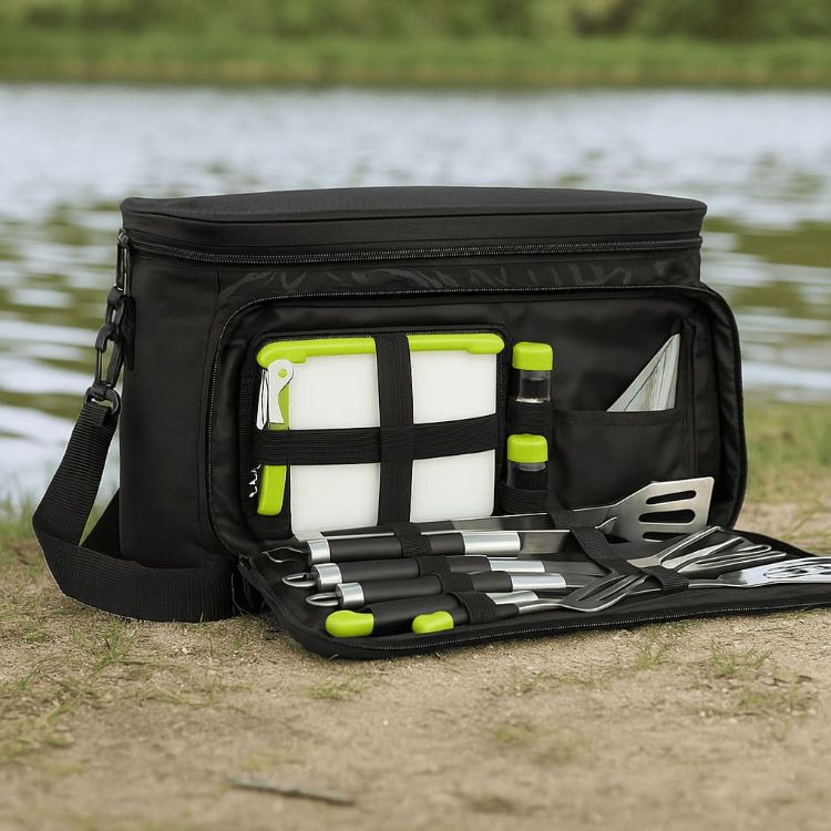 Picture of Lakeside BBQ Picnic Bag