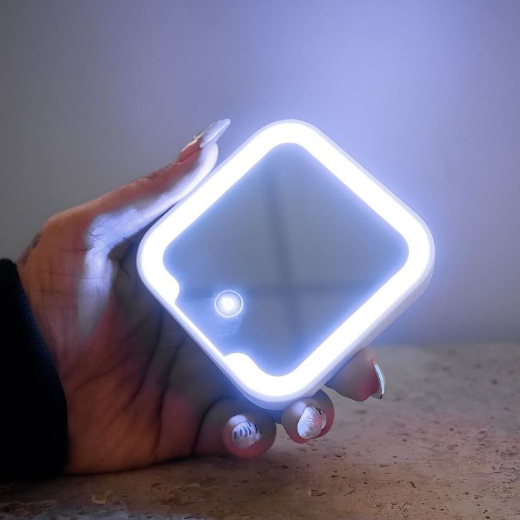 Picture of Glow Compact Mirror with LED