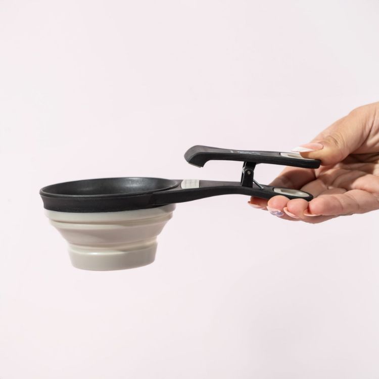 Picture of Collapsible Silicone Pet Food Scoop & Bag Clip