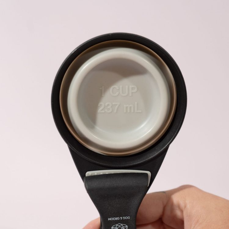 Picture of Collapsible Silicone Pet Food Scoop & Bag Clip