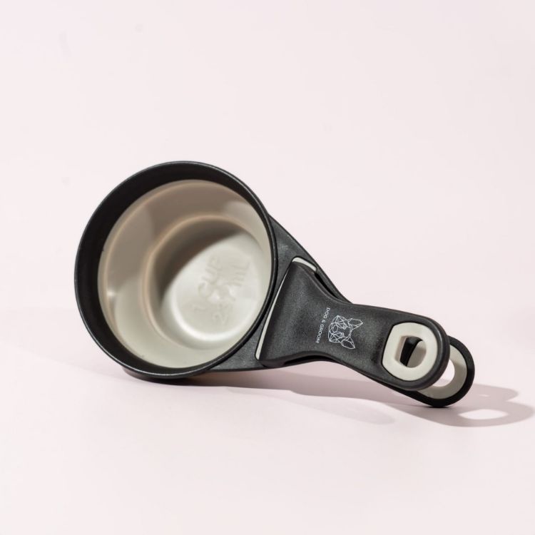 Picture of Collapsible Silicone Pet Food Scoop & Bag Clip