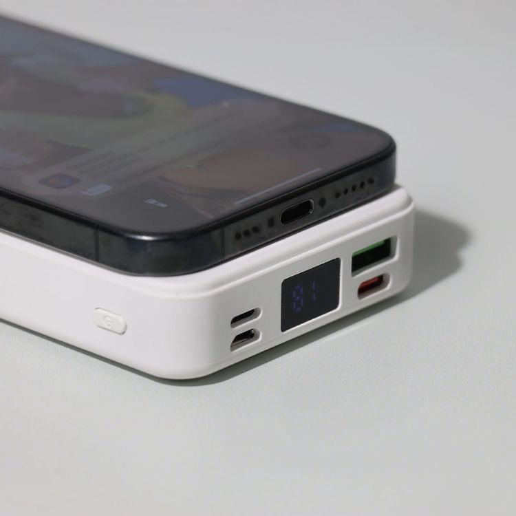 Picture of Turbo 5000mAh Wireless Charging Power Bank